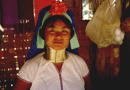 Karenni (long neck) village women