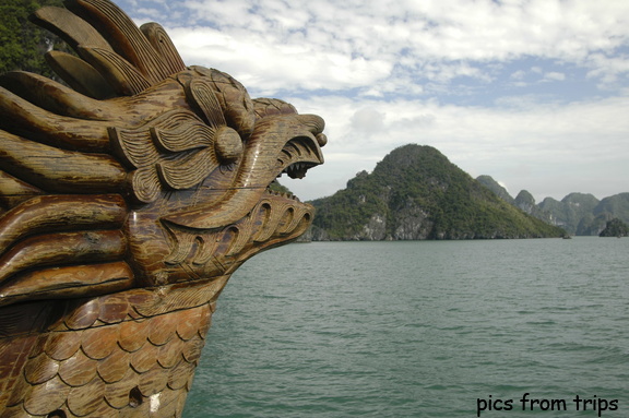 dragon on Ha Long Bay