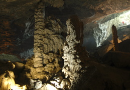 Hang Sung Sot cave