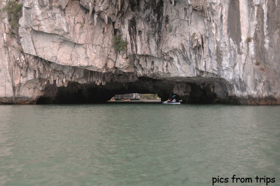 sea kayaking in Ha Long Bay