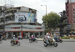 street scenes in Saigon
