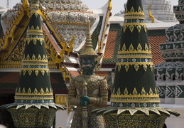 Palace guardians & statues