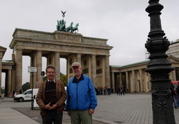 Eta and Roland at the Brandenburg Gate